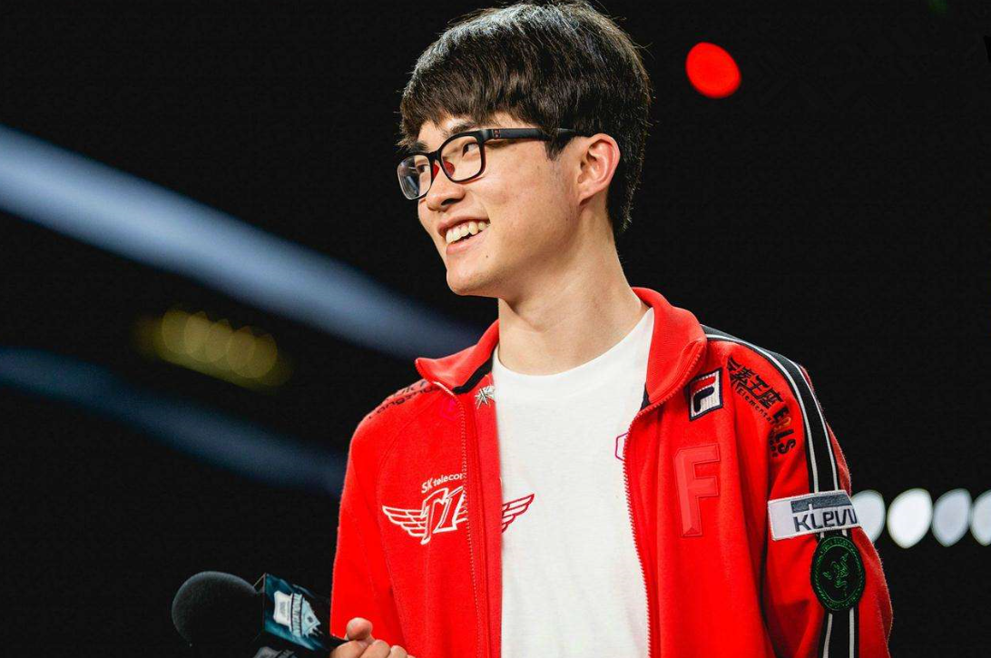 德罗巴巅峰对决,Uzi与30激战SKT分钟,连败胜负难料!的简单介绍 德罗巴巅峰对决,Uzi与30激战SKT分钟,连败胜负难料!的简单介绍